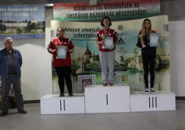 50m Puska fekvő nő
